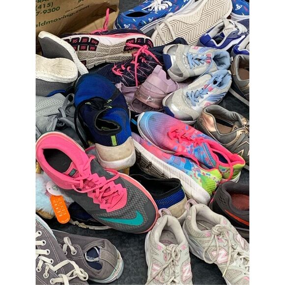 10 Pair Nike Adidas Vans Puma Brooks Gently Used Sneakers Wholesale Mixed Bundle